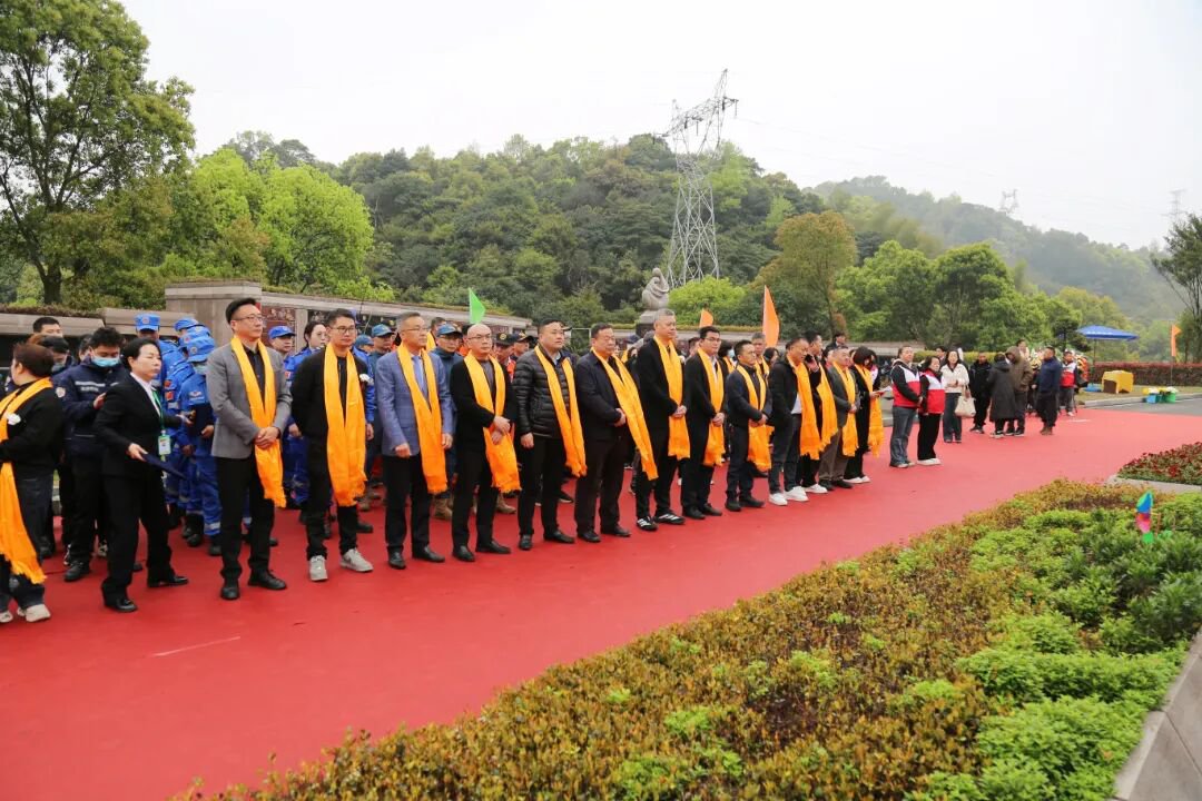 性命·曙光 | 玉龙陵寝这场清明公祭，把三份敬意写进青山！
